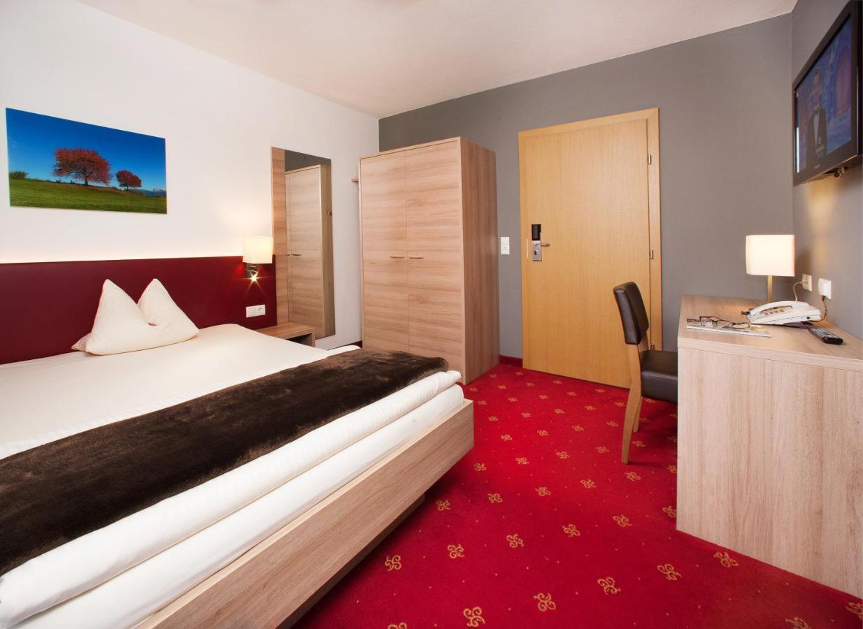 Hotel Bruno Fügen Eksteriør billede
