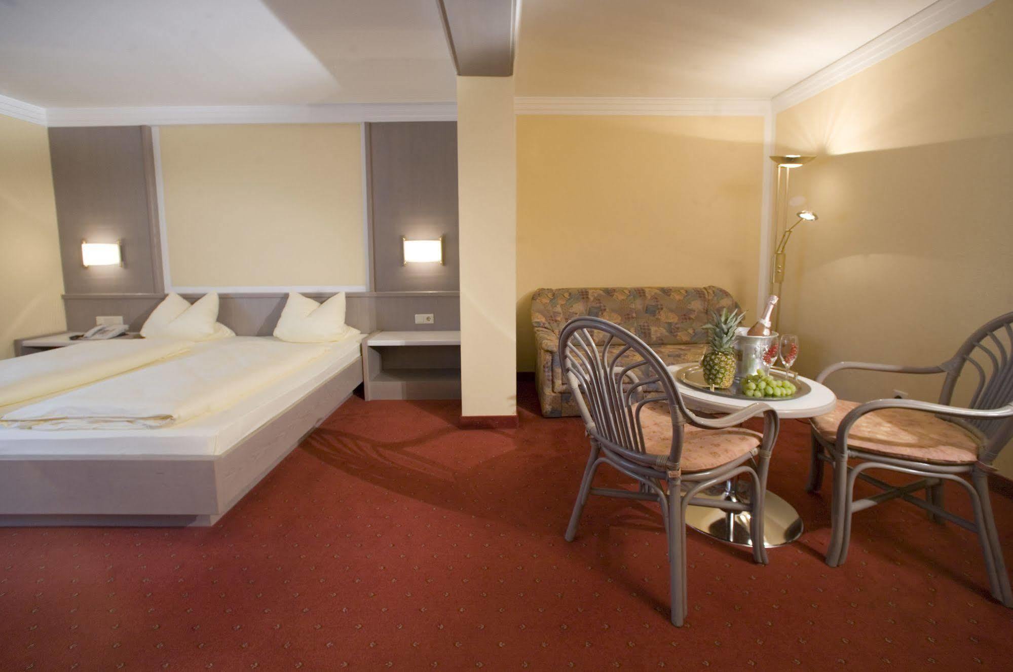 Hotel Bruno Fügen Eksteriør billede
