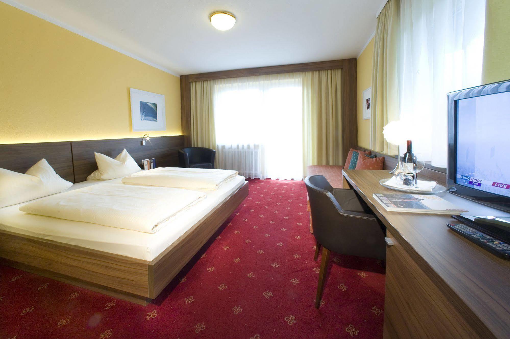 Hotel Bruno Fügen Eksteriør billede